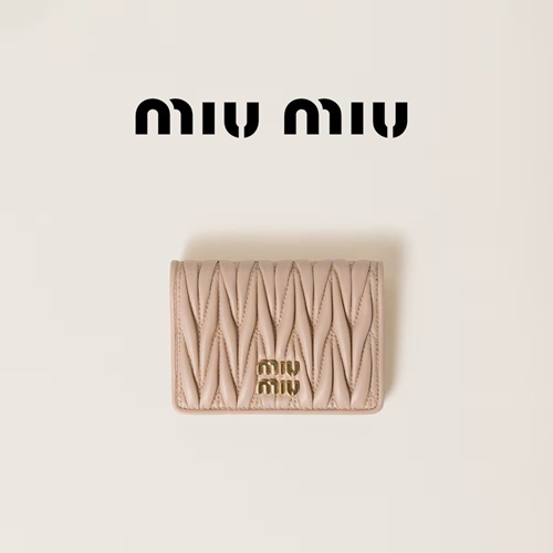 [미우미우] 마테라쎄 나파 가죽 카드 홀더